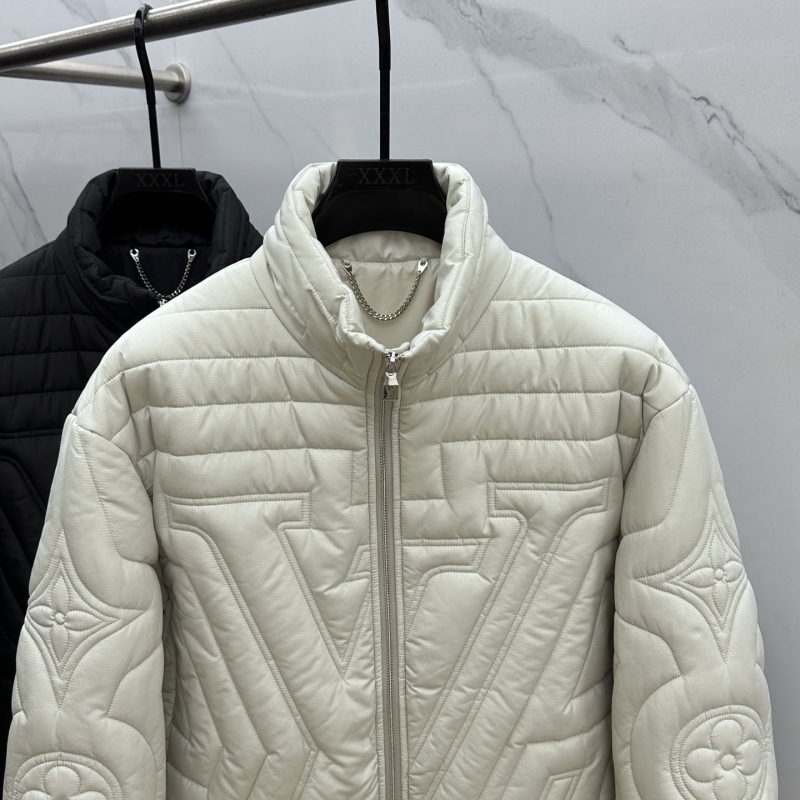 l0vis Vvtt0n outwear